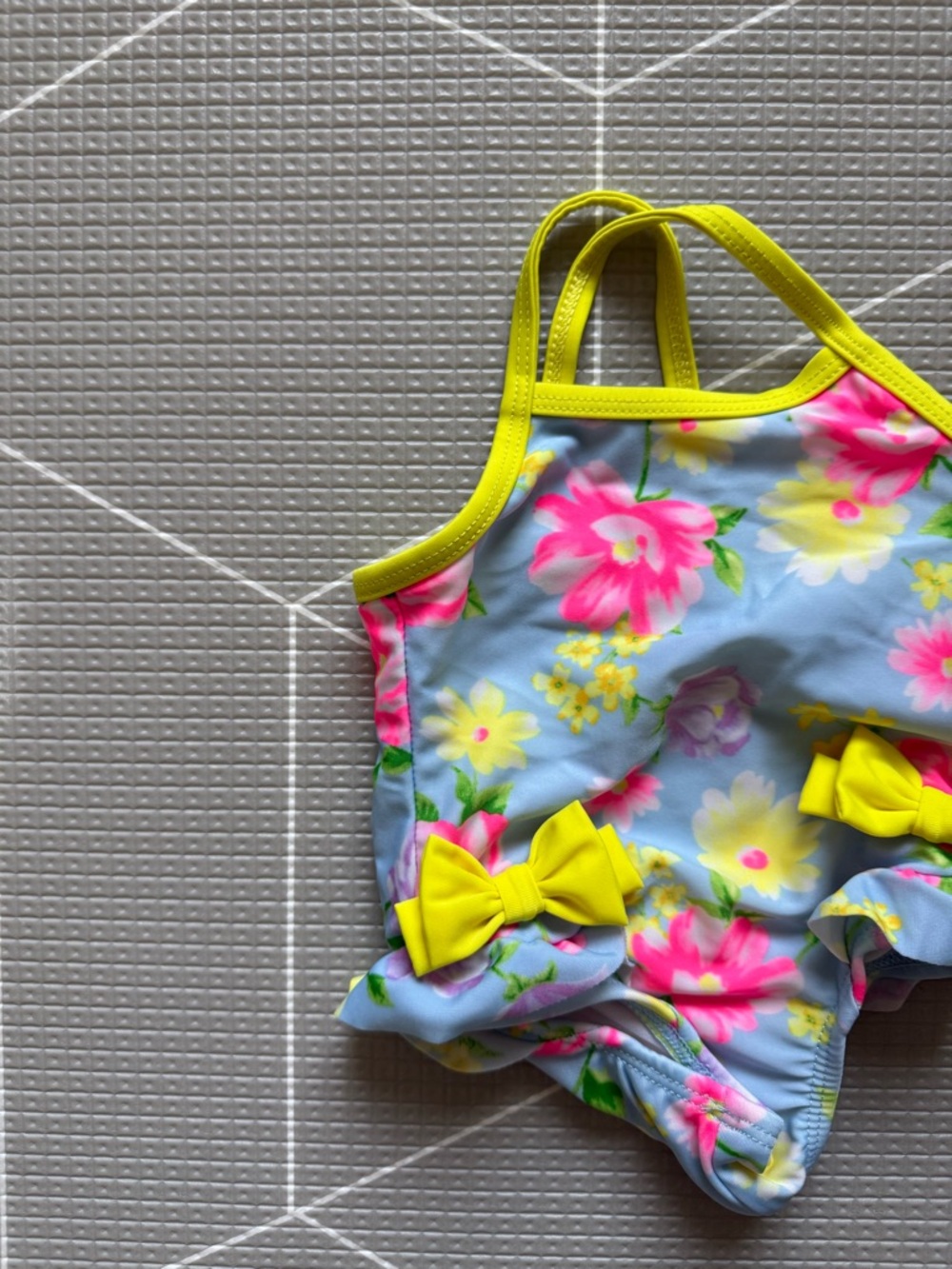 Wonder nation|Baby girl Yellow Trim Floral One-Piece Swimsuit with Bows•••0-3M